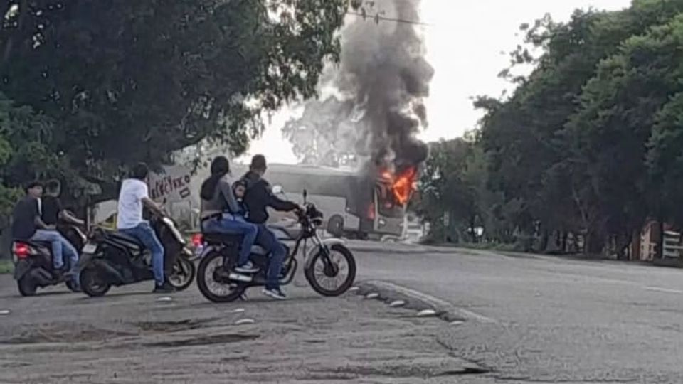 Operativo contra el Cártel de Los Reyes desata bloqueos carreteros en Michoacán